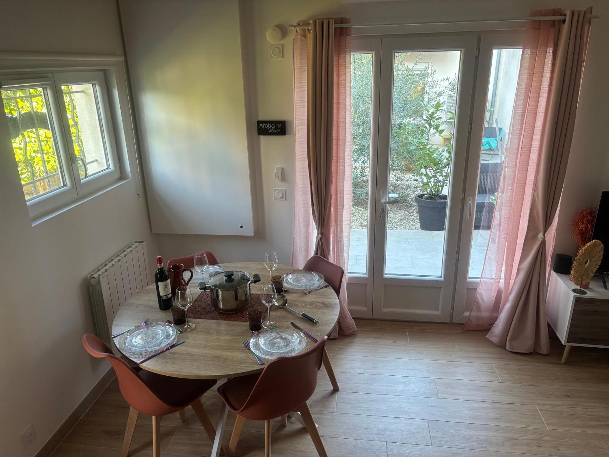 Charmante Maison Bord De Marne Майсонс-Алфорт Екстериор снимка